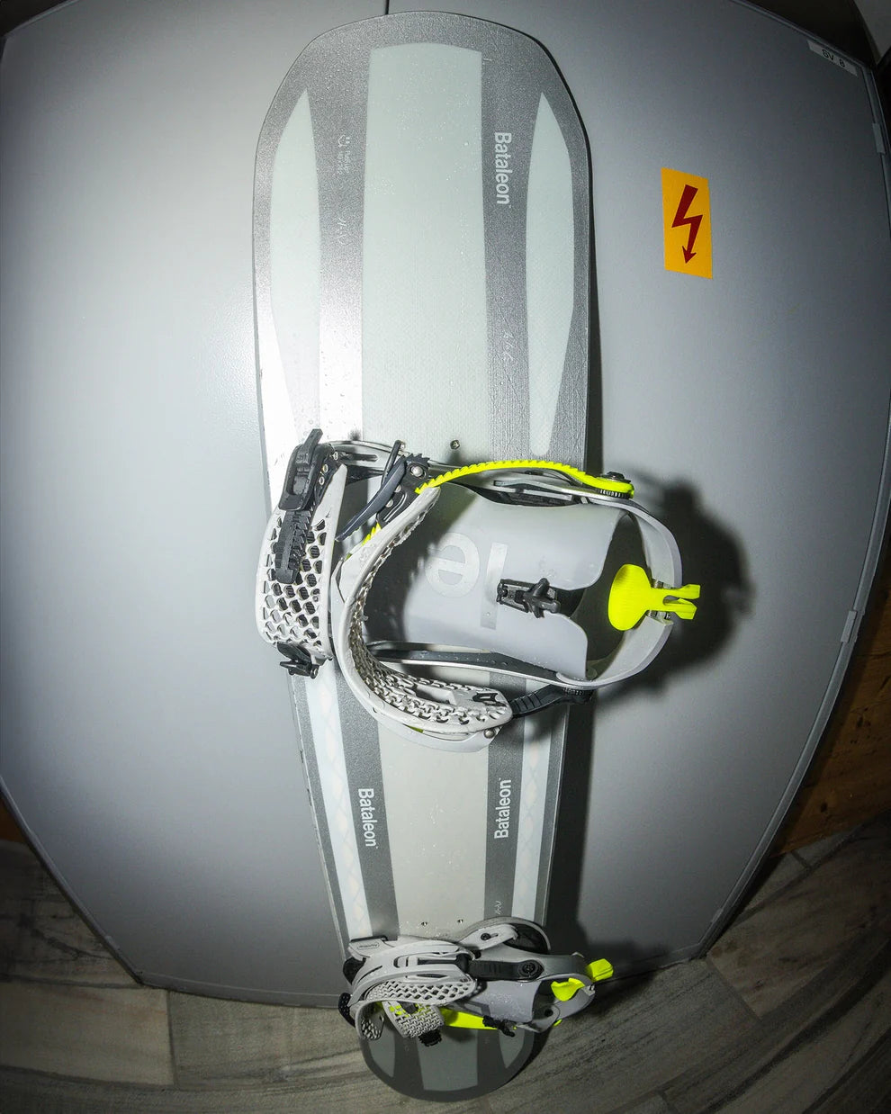 スノーボード ビンディング BATALEON BLASTER AW FASE WHITE 25-26 送料無料 日本正規品 予約商品 店頭受け取り可能