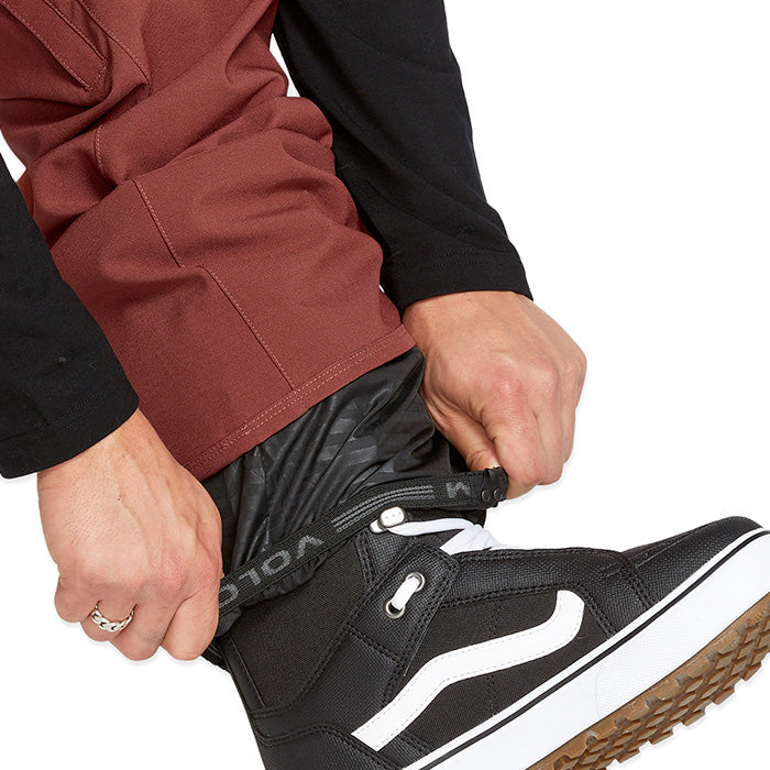 ボルコム スノーボード ウェア パンツ VOLCOM MENS FREAKIN SNOW CHINO Redwood メンズ 24-25 日本正規品