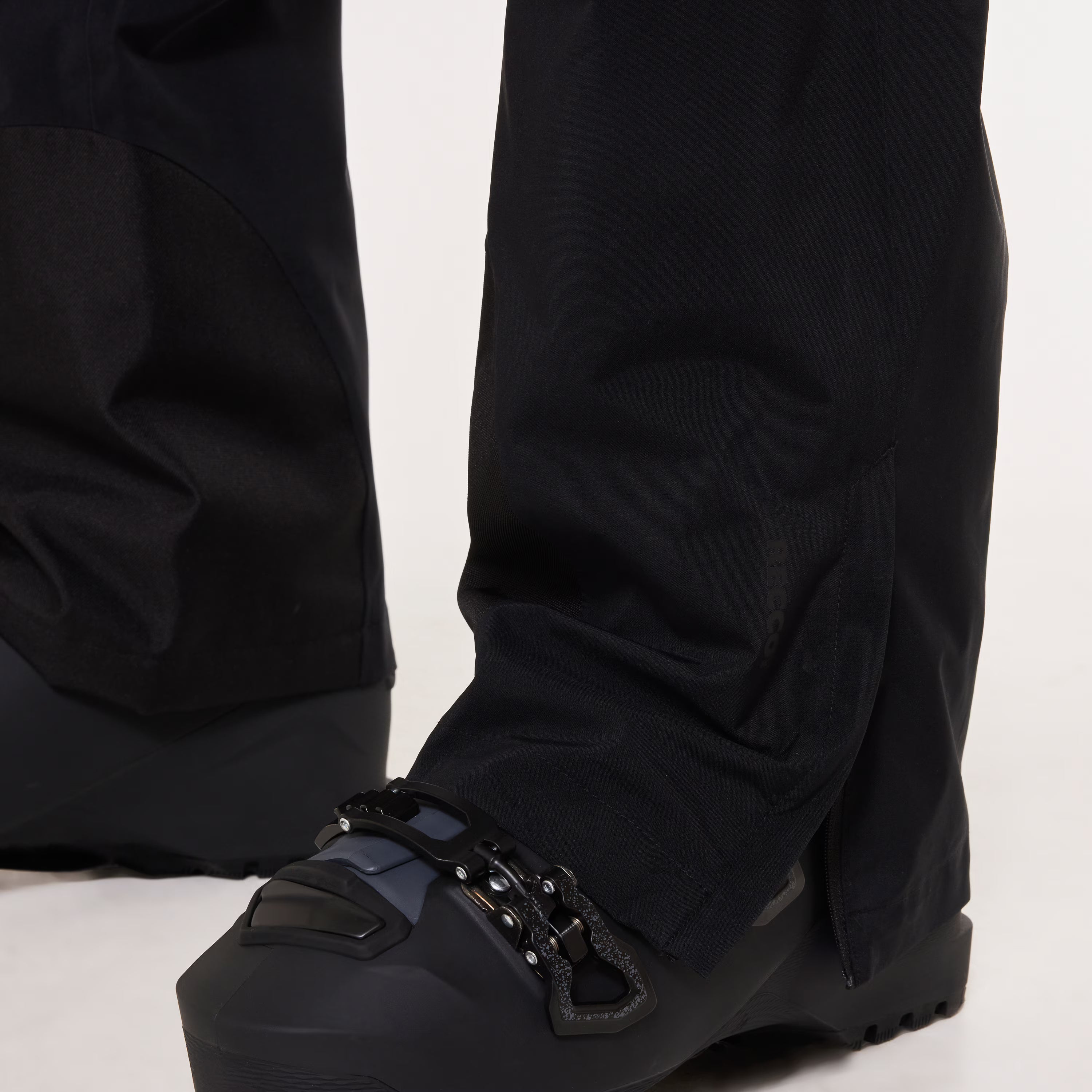 スノーボード ウェア オークリー OAKLEY UNBOUND GORE-TEX SHELL PANT 2.0 BLACKOUT 送料無料 日本正規品 予約商品 店頭受け取り可能