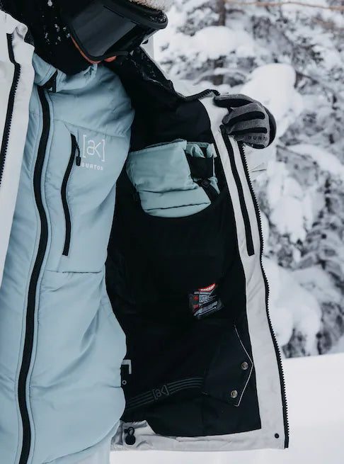 スノーボード ウェア バートン BURTON AK LZ GORE-TEX Down Jacket Gray Cloud 25-26 送料無料 日本正規品 予約商品 店頭受け取り可能