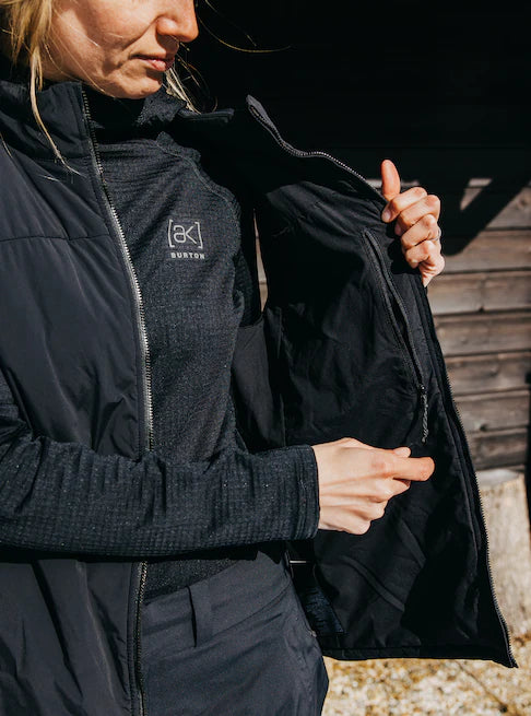 スノーボード ウェア バートン BURTON W AK Helium Stretch Insulated Vest True Black 25-26 送料無料 日本正規品 予約商品 店頭受け取り可能