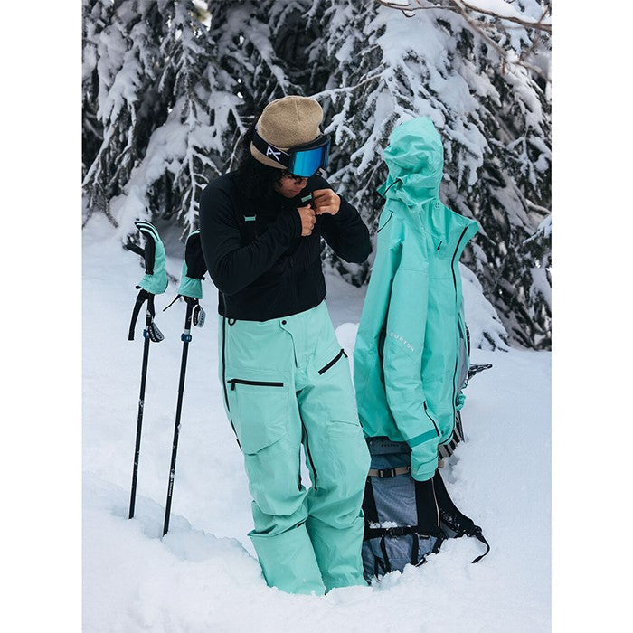 BURTON [ak] コレクション Women's Burton [ak] Tusk GORE-TEX Pro 3L Hi-Top Bib Pants Powder Mint バートン AK レディースウェア タスクハイトップビブパンツ ゴアテックスプロ スノーボード ビブパンツ レディース