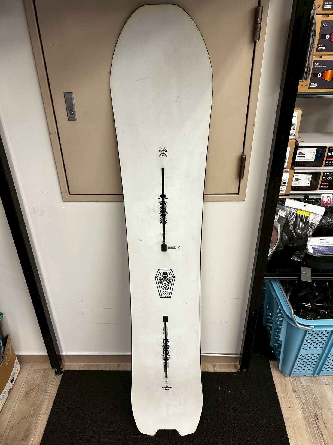 スノーボード 中古 BURTON SKELETOWKEY 154