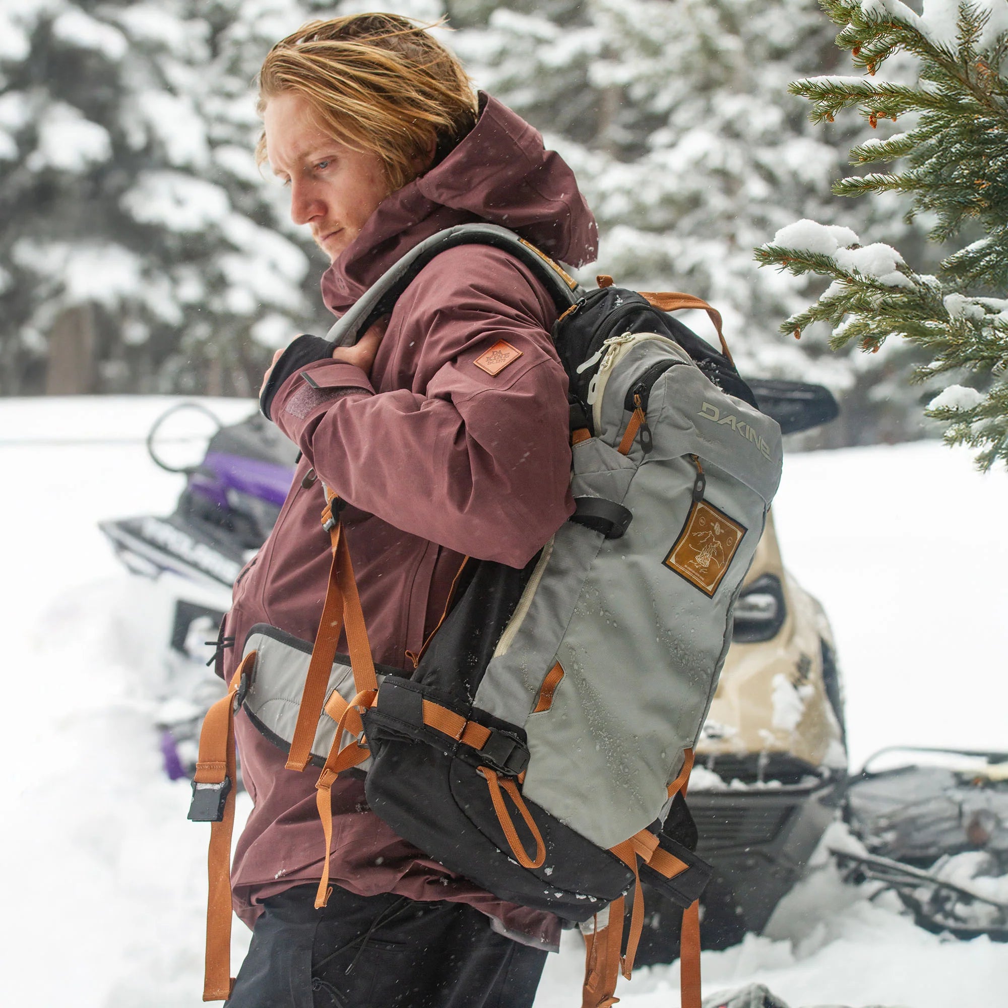DAKINE ダカイン TEAM POACHER BACKPACK 22L RED GERARD 25-26 スノーボード アクセサリー GER
