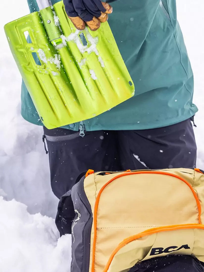 スノーボード バック ビーシーエー BCA DOZER 1T UL SHOVEL GREEN 25-26 送料無料 日本正規品 予約商品 店頭受け取り可能