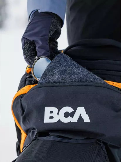 スノーボード バック ビーシーエー BCA STASH 25 BLACK 25-26 送料無料 日本正規品 予約商品 店頭受け取り可能